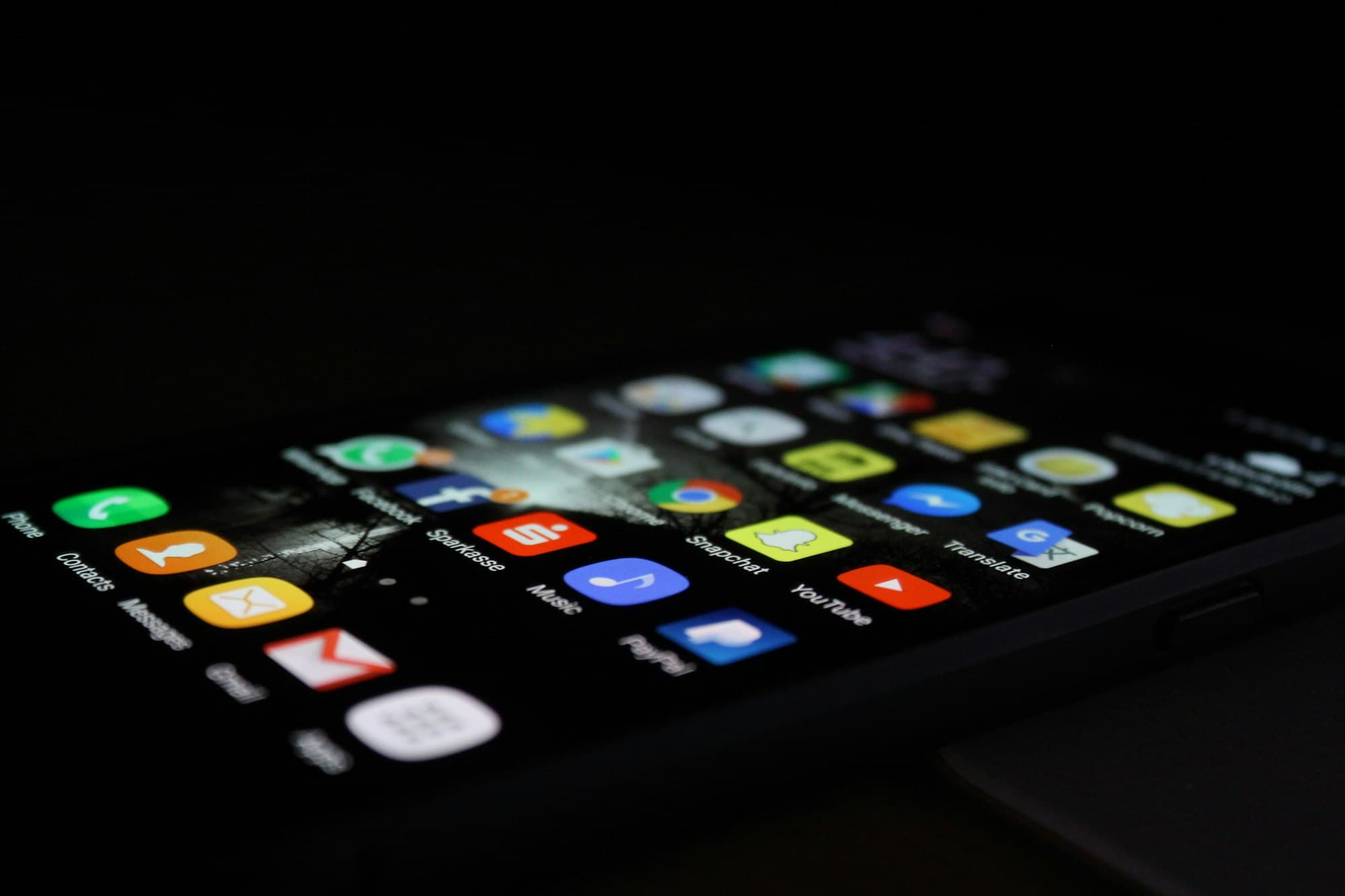 Illustration for AppMakr turns Ning Communities into iPhone Apps