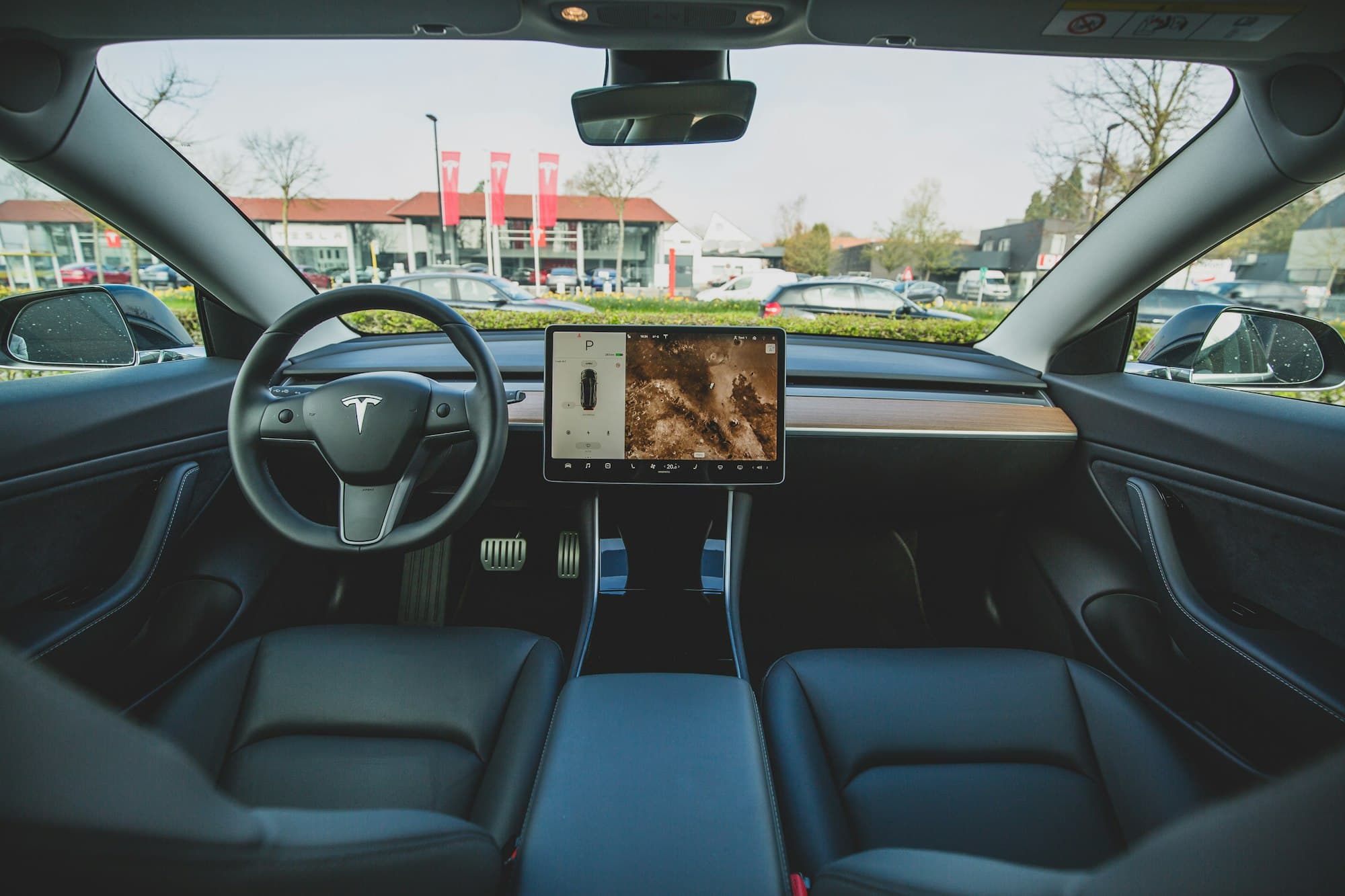 Illustration for I Rented a Tesla Model S for $25/hr From Getaround. This Was My Experience.